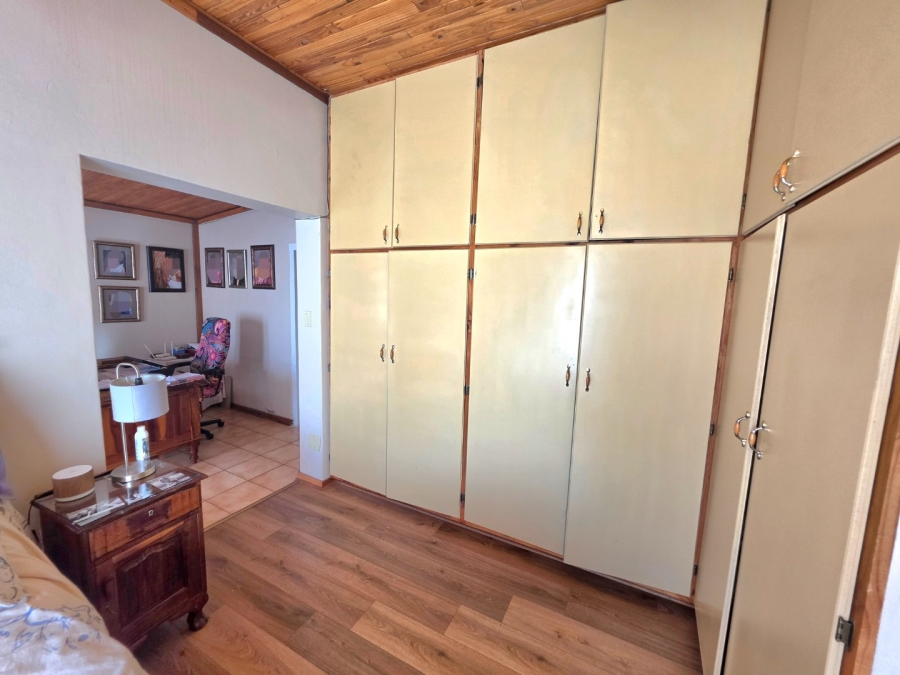 8 Bedroom Property for Sale in Bethlehem Free State